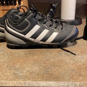 Baseball/softball cleats. Worn 1 t-ball season.  Great condition.